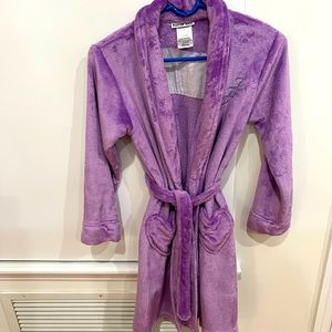 Girls’ Plush Robe!